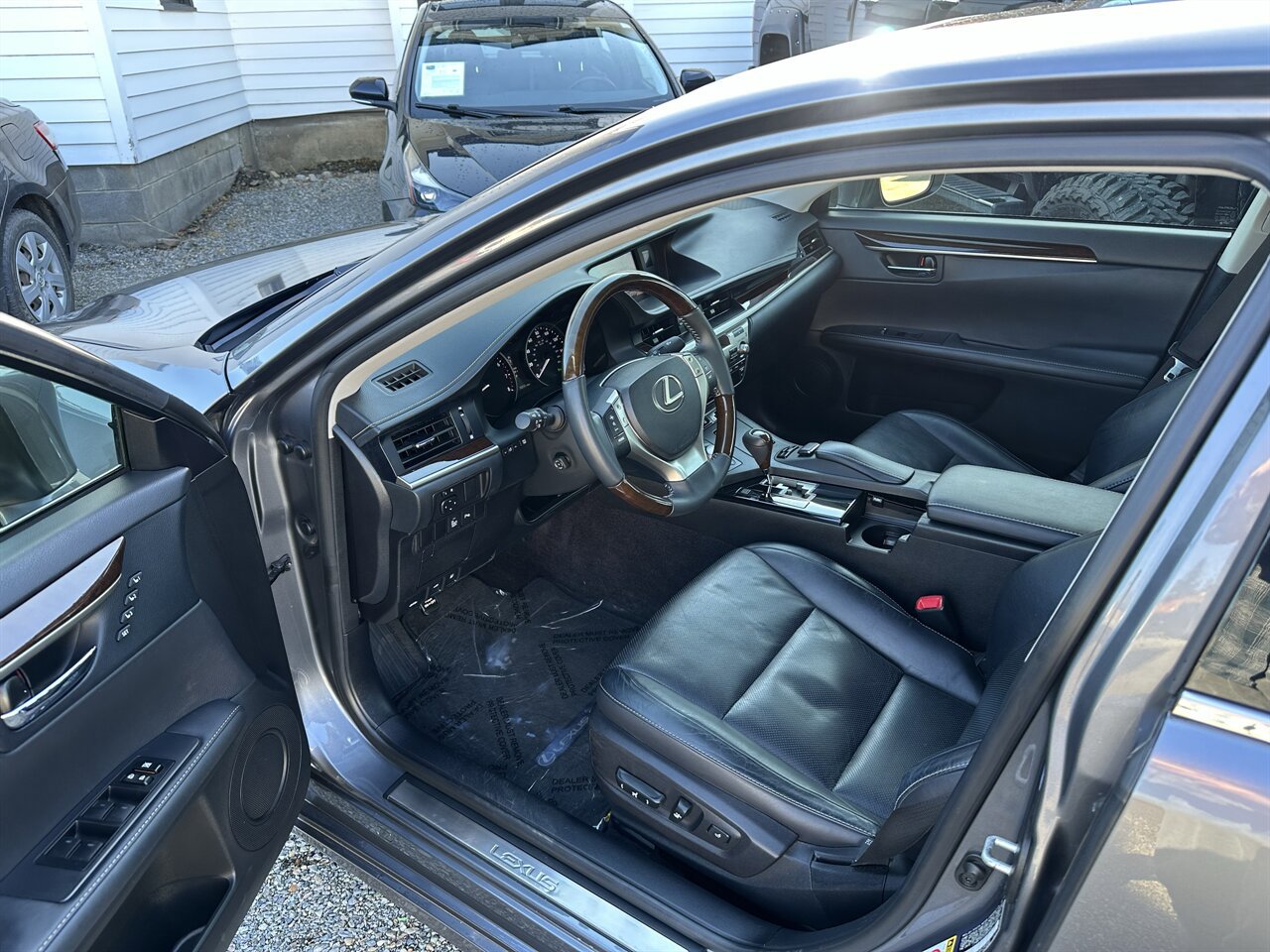 Used 2013 Lexus ES 350 w/ Luxury Pkg FWD image 40