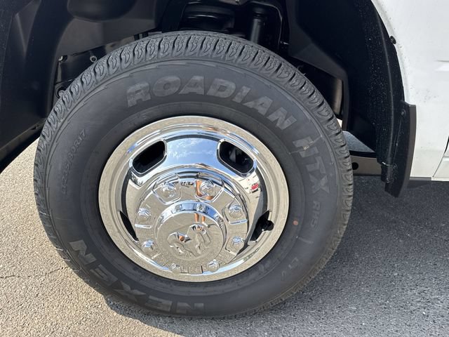 New 2026 RAM 3500 Tradesman w/ Chrome Appearance Group A AWD/4WD image 14