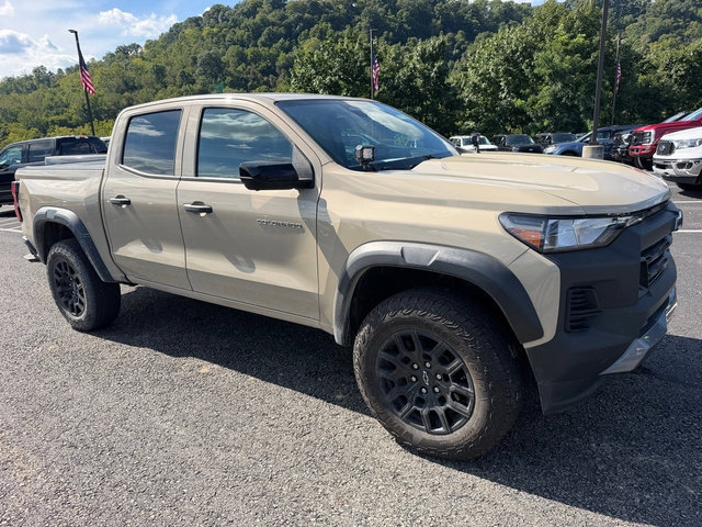 Used 2023 Chevrolet Colorado Trail Boss w/ Technology Package AWD/4WD image 8