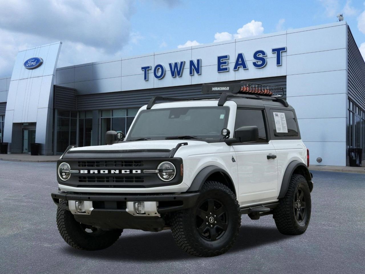 Used 2024 Ford Bronco Black Diamond AWD/4WD image 1