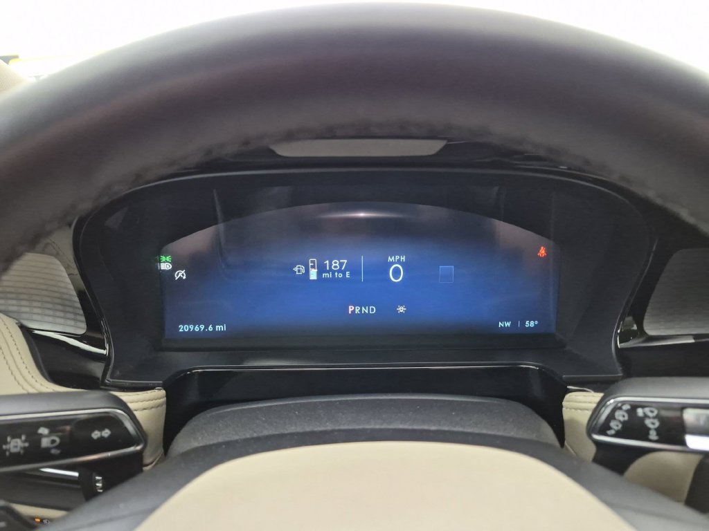 Used 2025 Lincoln Corsair FWD image 20