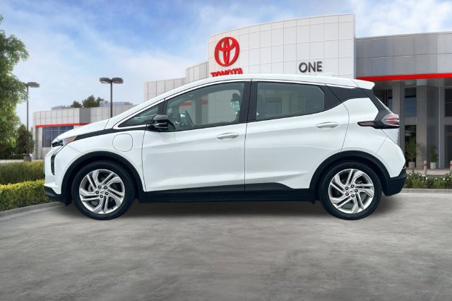 Used 2023 Chevrolet Bolt LT w/ Driver Confidence Package FWD image 8