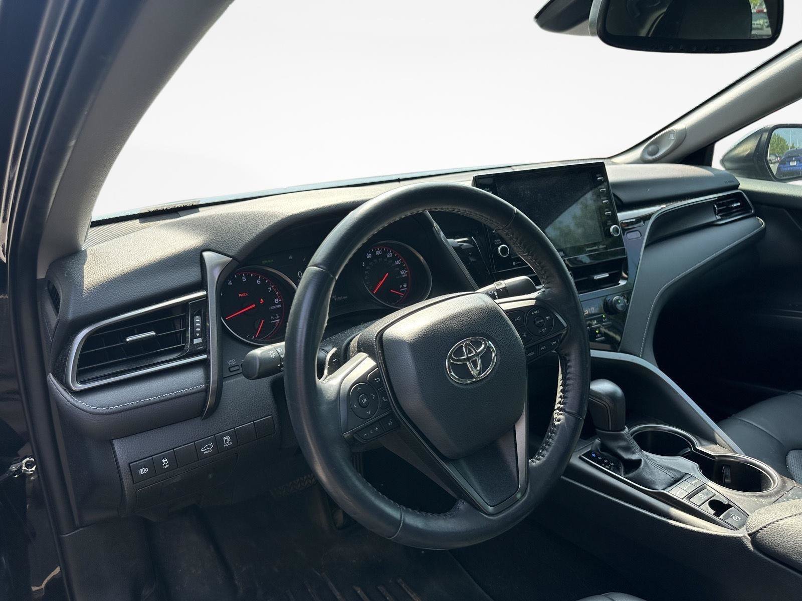 Used 2021 Toyota Camry XSE FWD image 11
