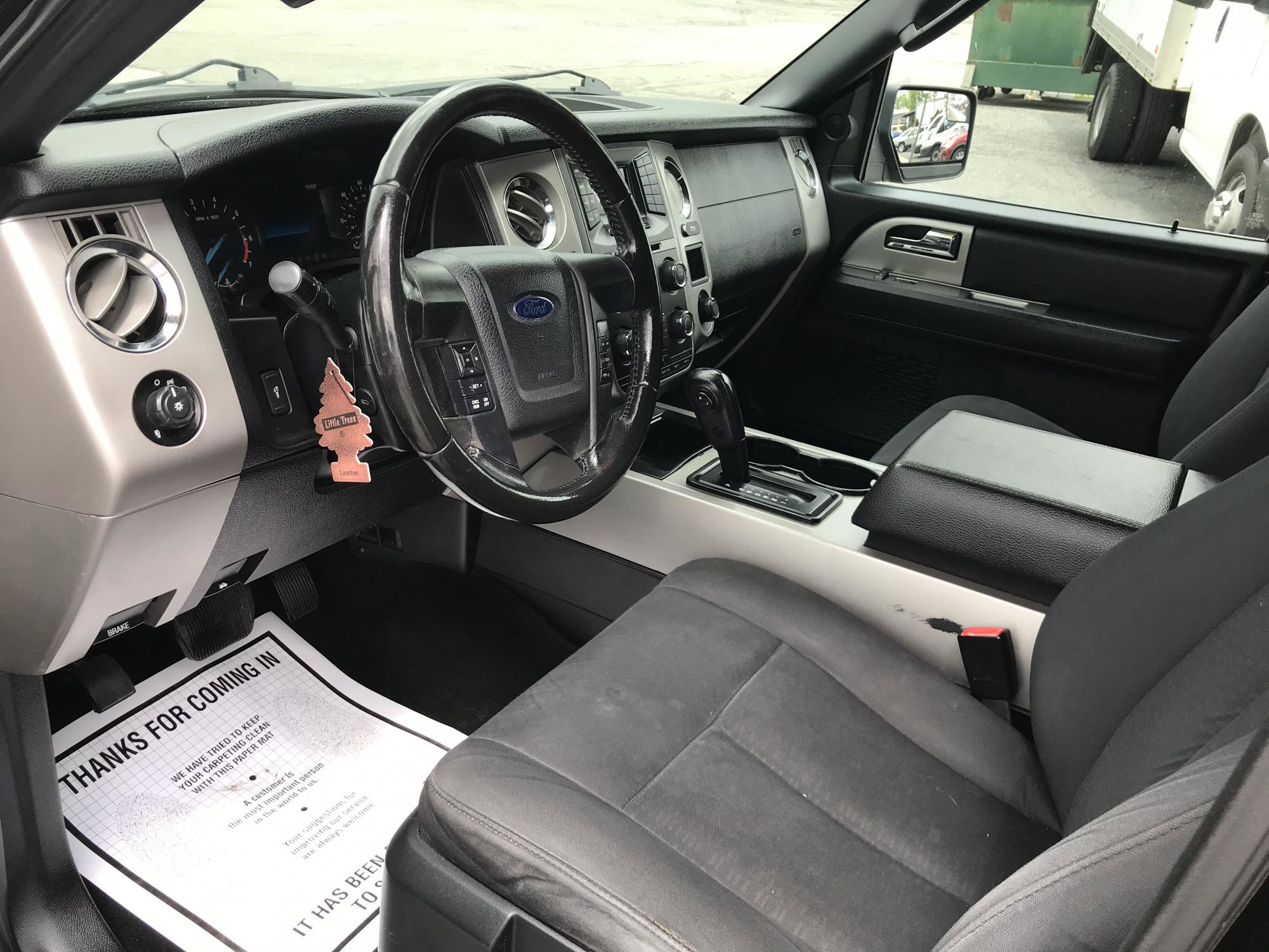 Used 2017 Ford Expedition XLT AWD/4WD image 9