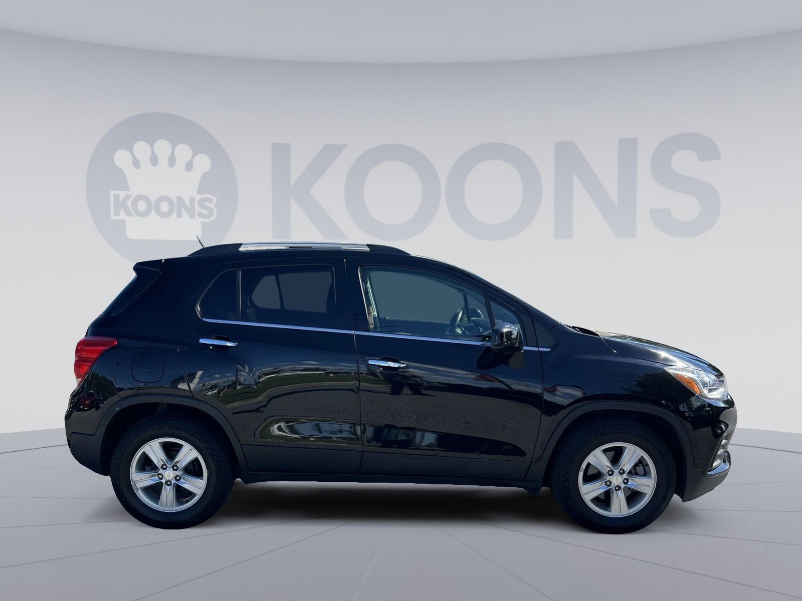 Used 2019 Chevrolet Trax LT w/ LT Convenience Package FWD image 8