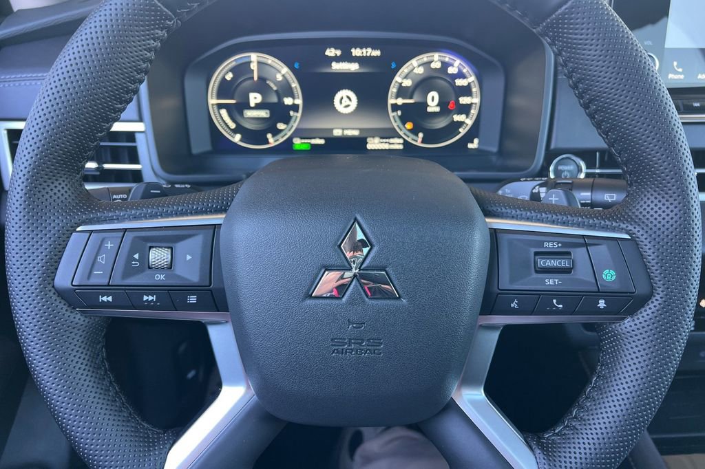 New 2025 Mitsubishi Outlander SE image 25