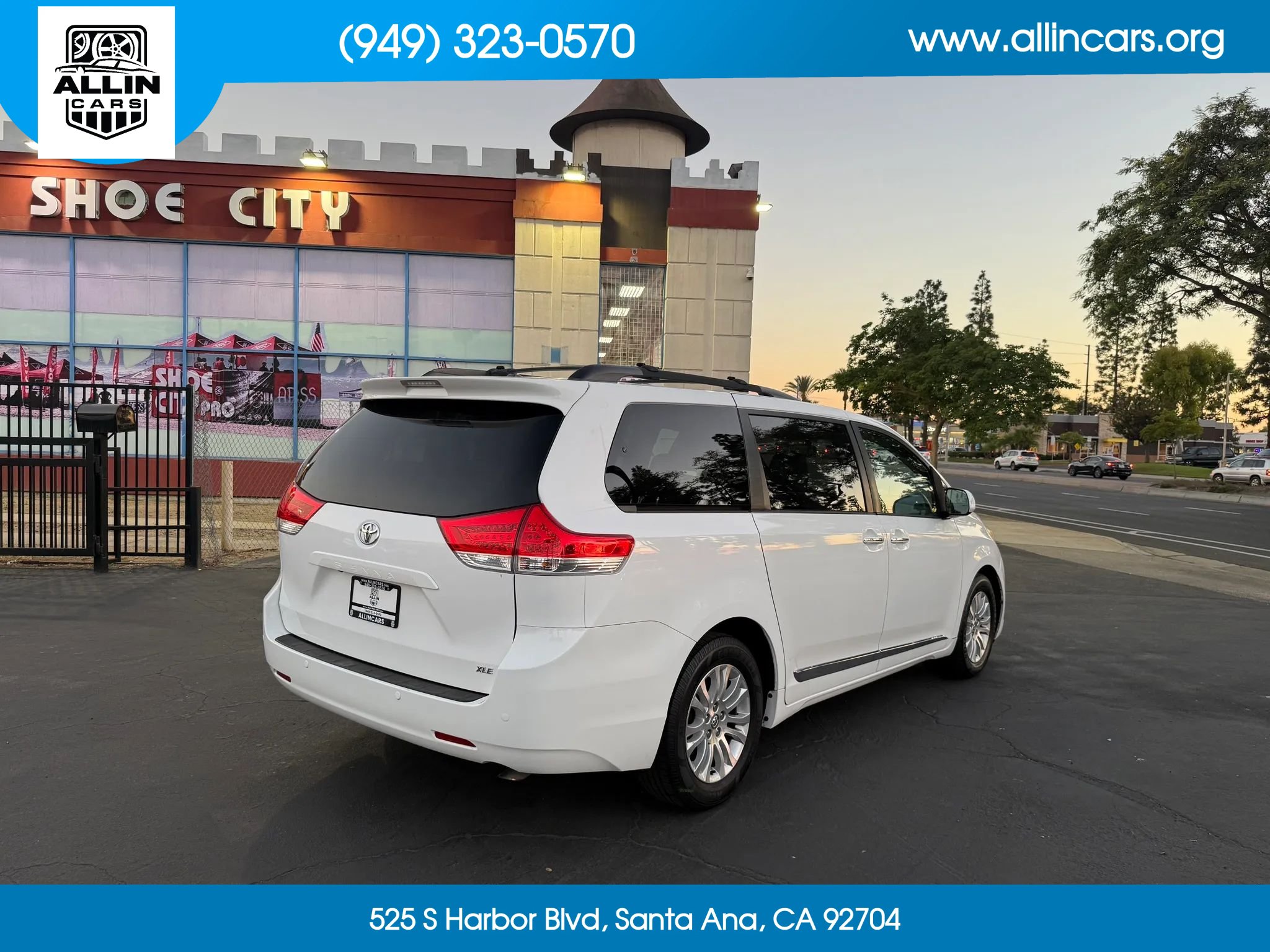 Used 2012 Toyota Sienna XLE FWD image 4