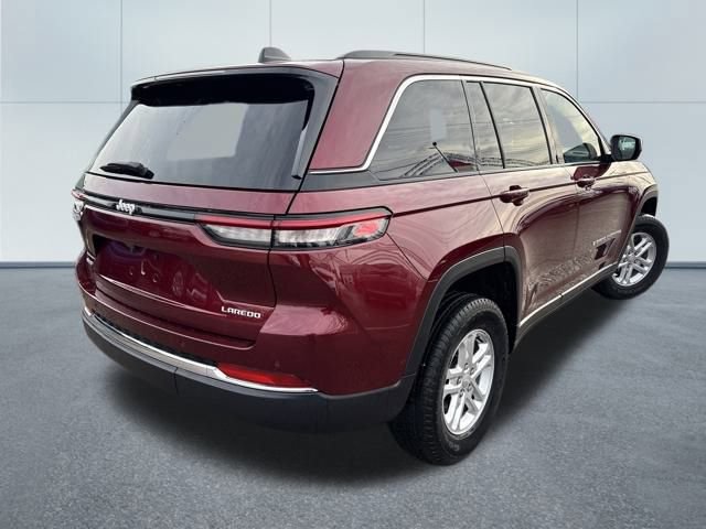 Used 2025 Jeep Grand Cherokee Laredo image 5