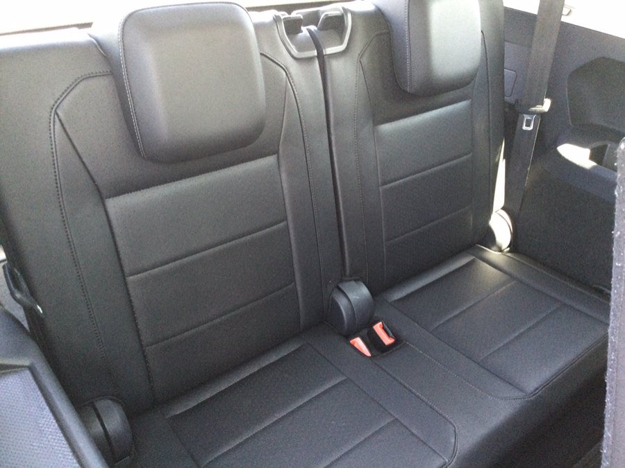 Used 2020 Volkswagen Tiguan SE w/ Panoramic Sunroof Package AWD/4WD image 24