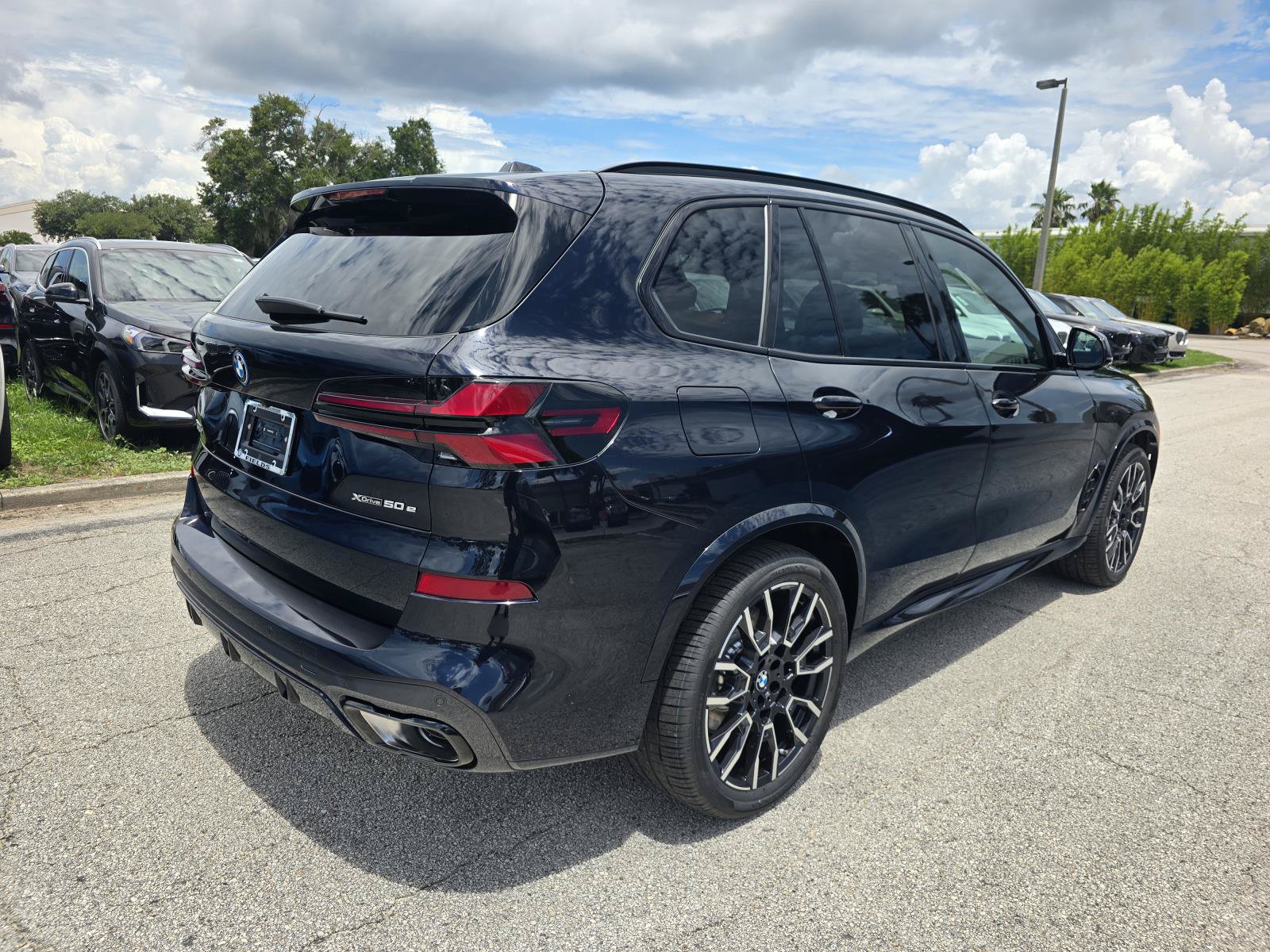 New 2026 BMW X5 xDrive50e w/ M Sport Package AWD/4WD image 27