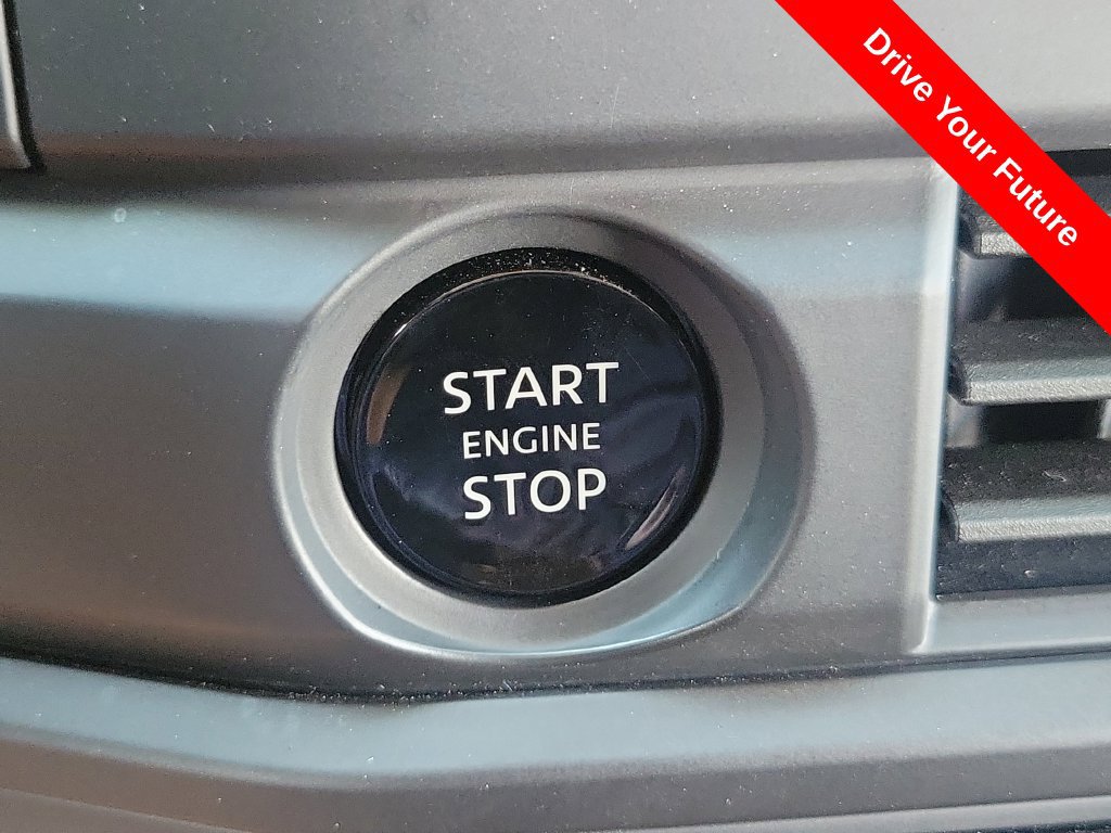 Used 2025 Nissan Pathfinder S FWD image 9