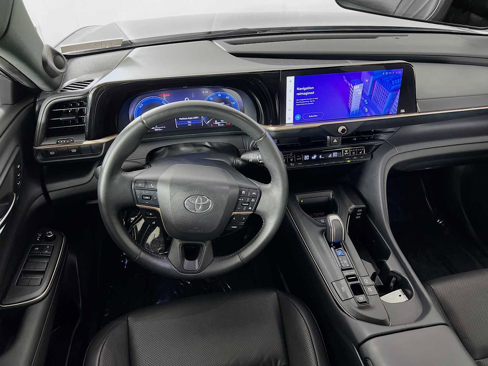 Used 2023 Toyota Crown Limited image 24