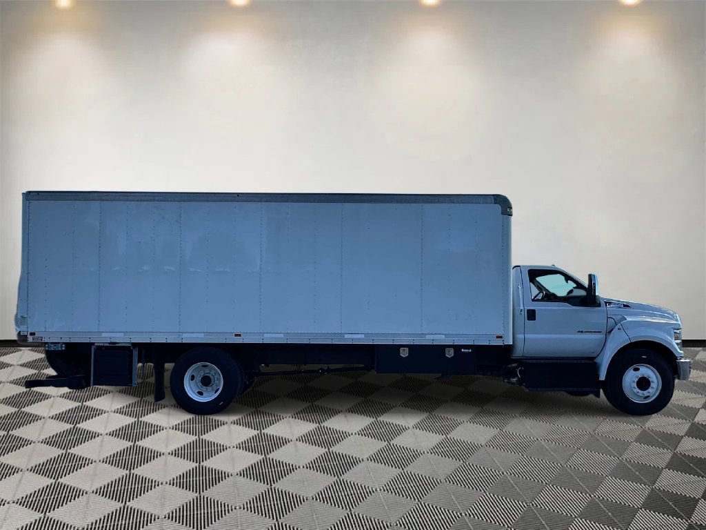 Used 2021 Ford F650 2WD Regular Cab Super Duty image 2