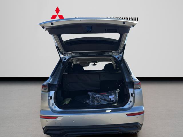 New 2026 Mitsubishi Outlander ES image 9