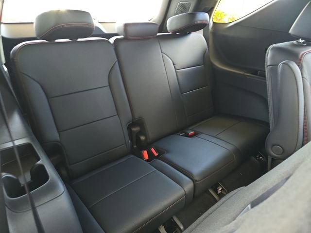 New 2026 Chevrolet Traverse RS w/ LPO, Floor Liner Package image 32
