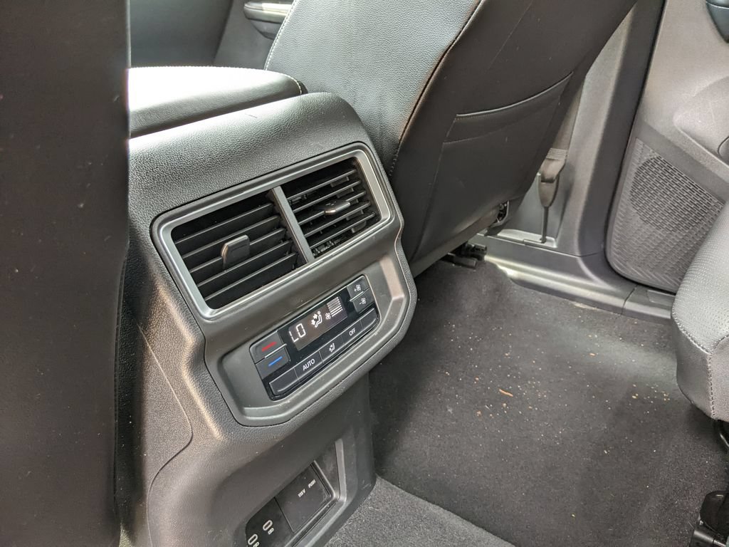 Certified 2024 Volkswagen Atlas SE FWD image 23