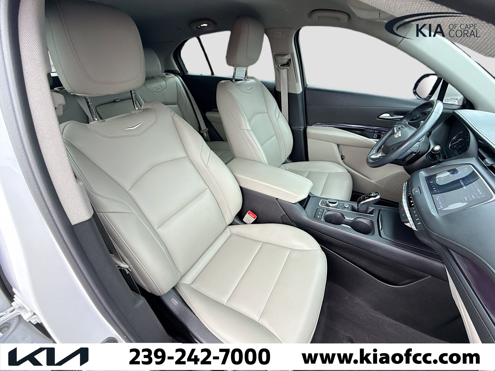 Used 2023 Cadillac XT4 Luxury w/ Driver Awareness Package image 15