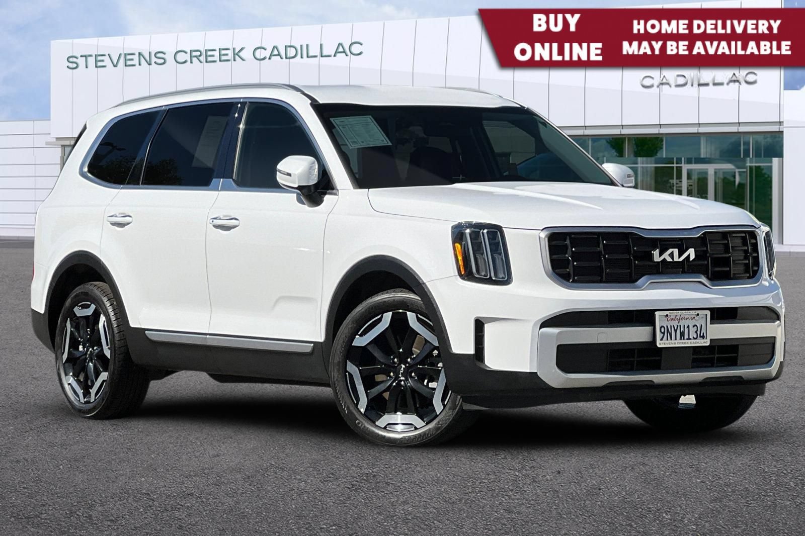 Used 2024 Kia Telluride S FWD image 1