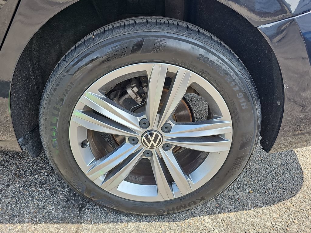 Used 2024 Volkswagen Jetta SE FWD image 31