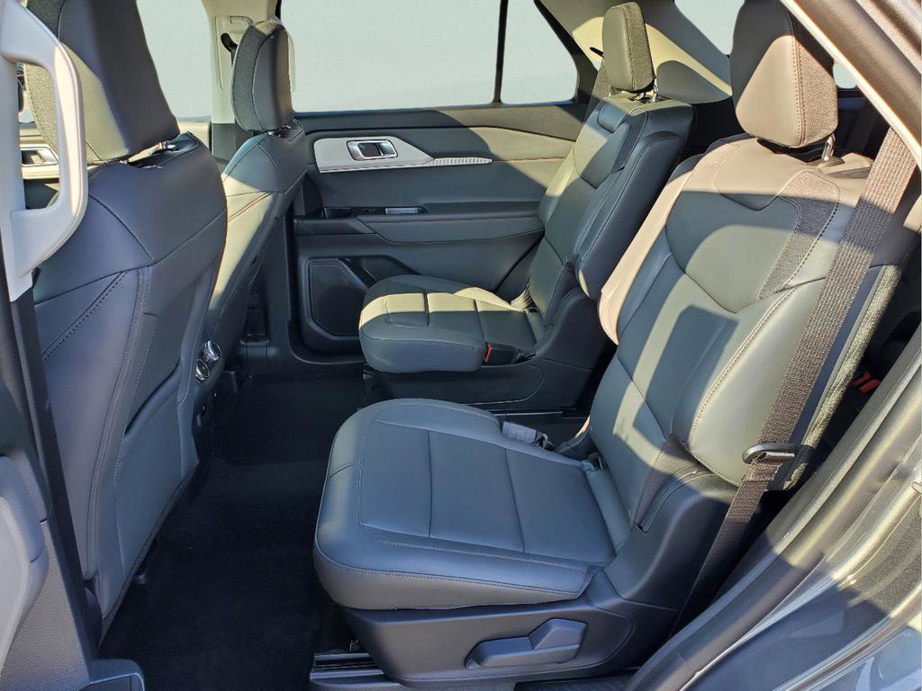 New 2025 Ford Explorer Active w/ Active Comfort Package image 35