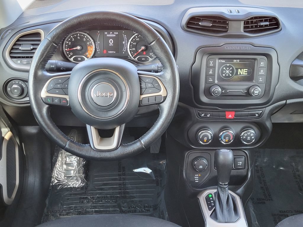 Used 2017 Jeep Renegade Latitude w/ Cold Weather Group AWD/4WD image 3
