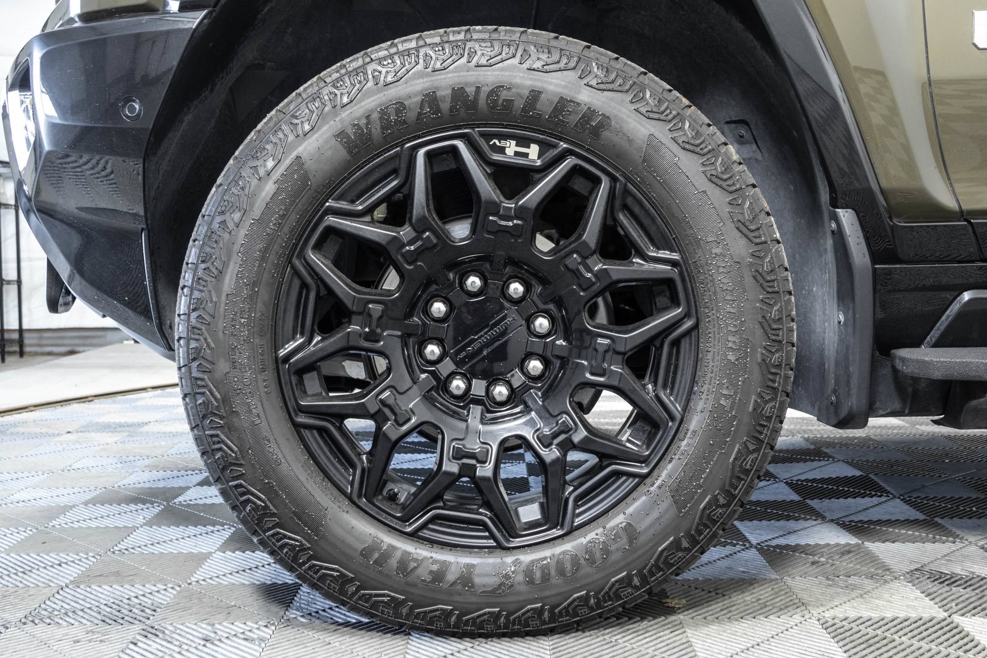 Used 2025 GMC Hummer EV 2X AWD/4WD image 45