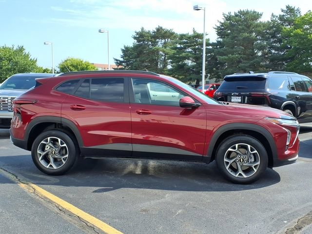 Certified 2024 Chevrolet Trax LT w/ Driver Confidence Package FWD image 4