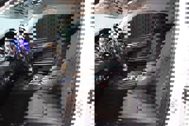 Used 2019 Chrysler 300 Touring w/ Sport Appearance Package image 11