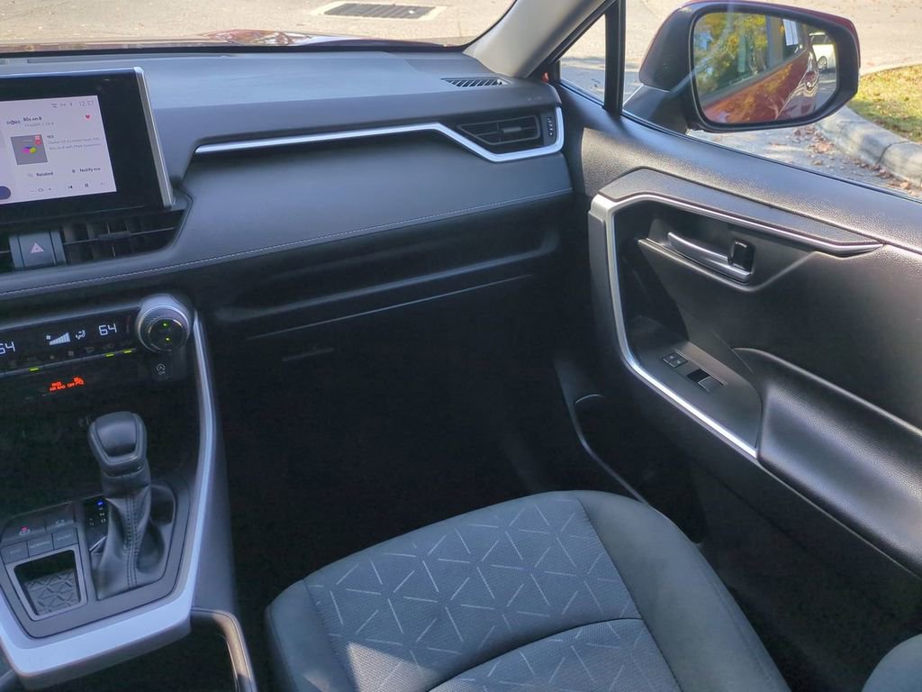 Used 2023 Toyota RAV4 XLE image 16