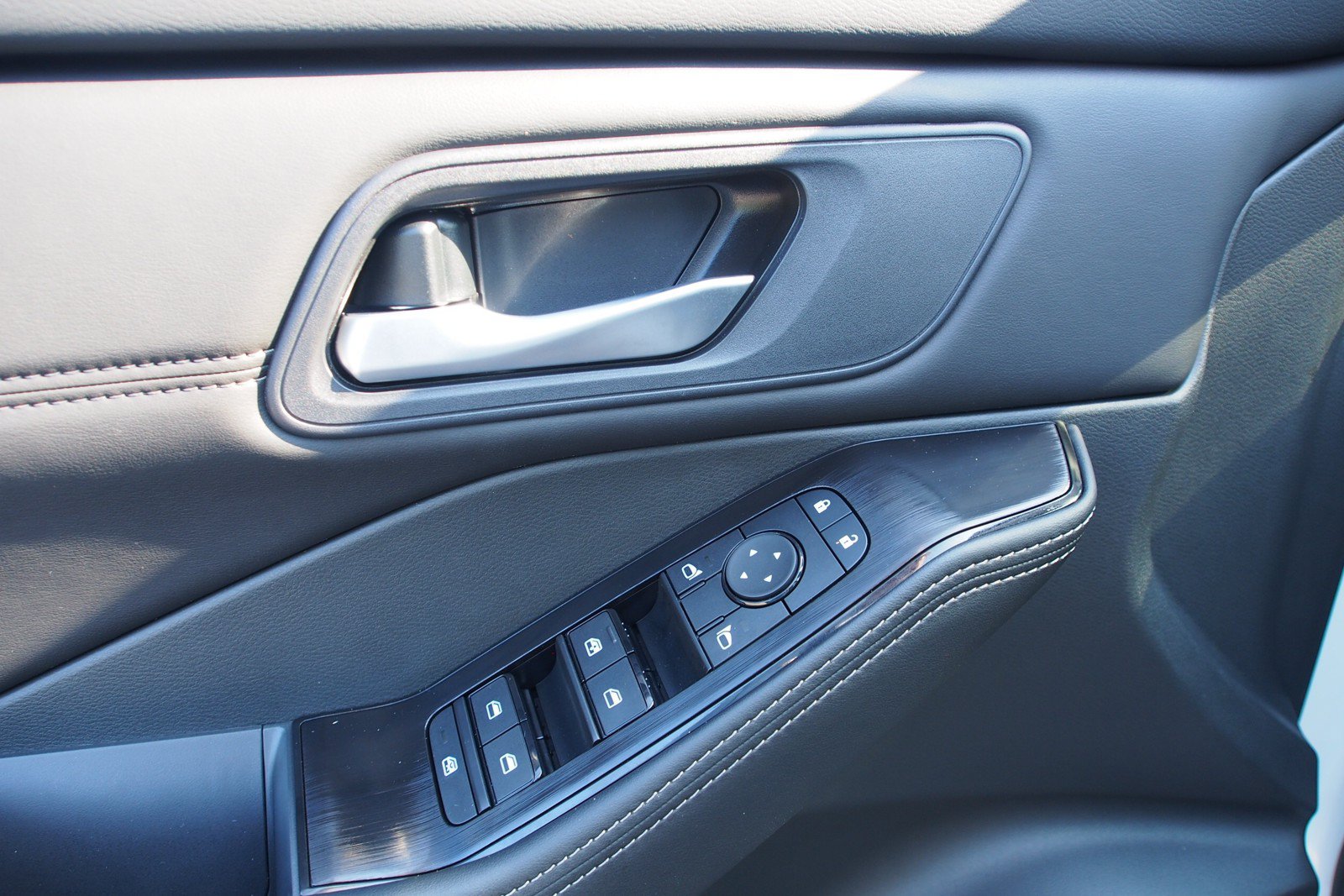 New 2026 Nissan Rogue Dark Armor FWD image 19