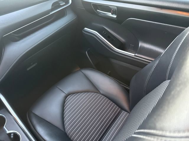Used 2025 Toyota Highlander XSE image 15