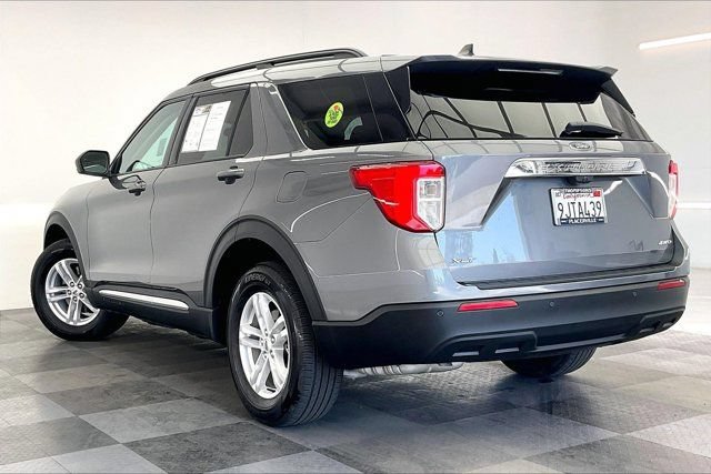 Used 2023 Ford Explorer XLT AWD/4WD image 10