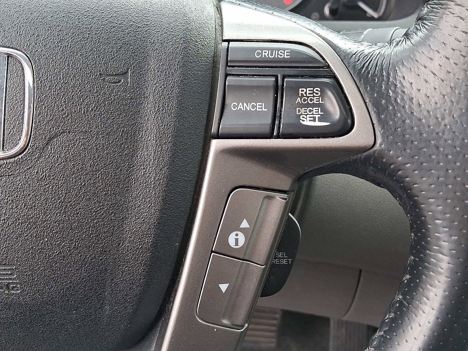 Used 2016 Honda Odyssey Touring Elite image 24