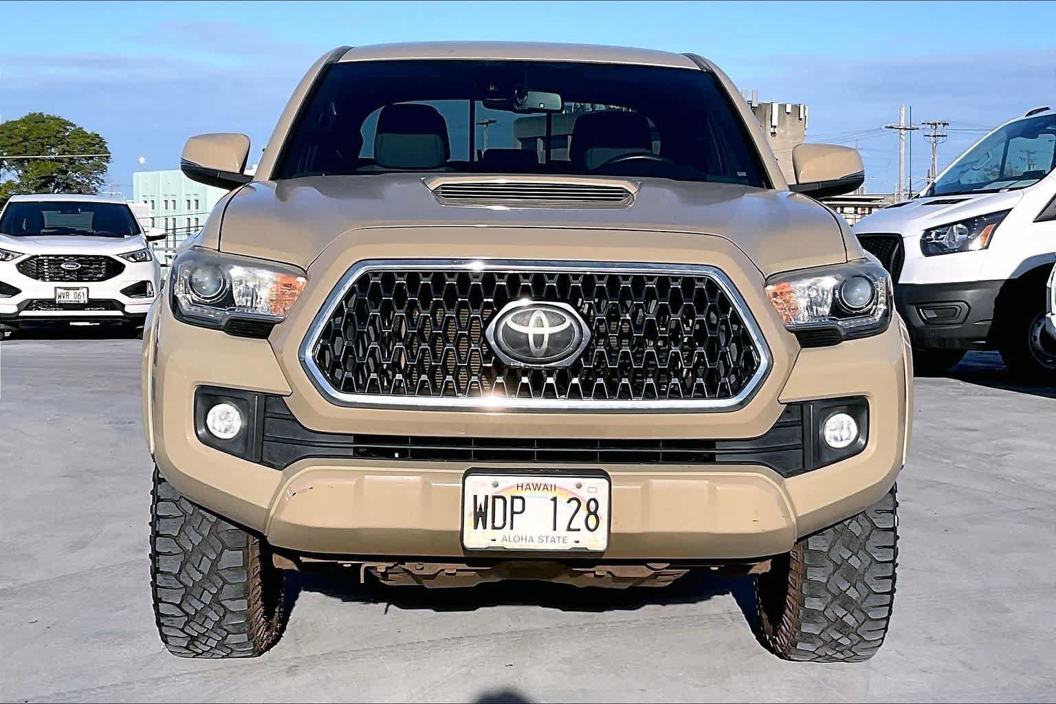 Used 2019 Toyota Tacoma TRD Sport AWD/4WD image 6