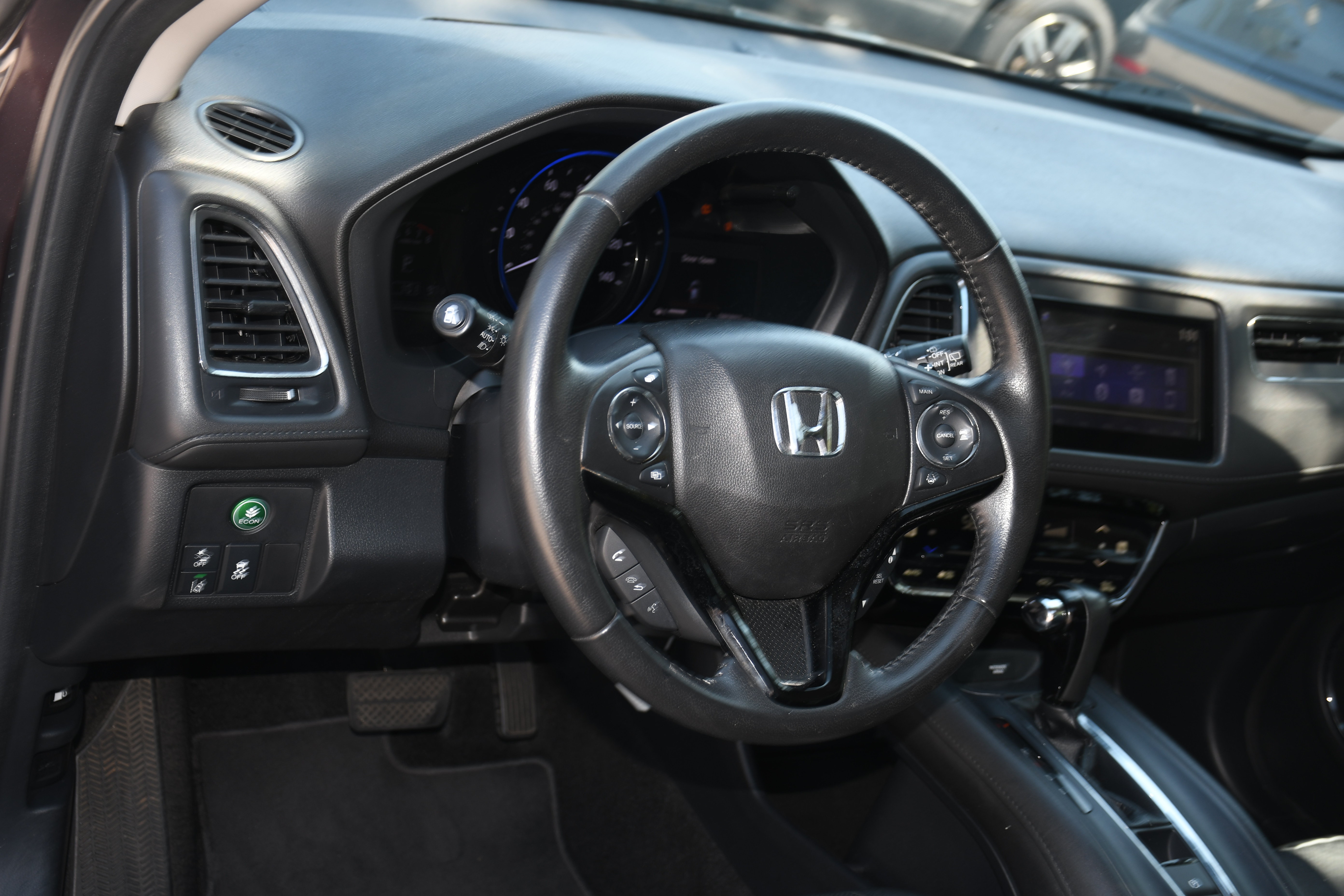 Used 2022 Honda HR-V EX-L image 9