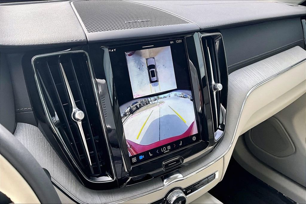 Used 2024 Volvo XC60 B5 Ultimate image 27