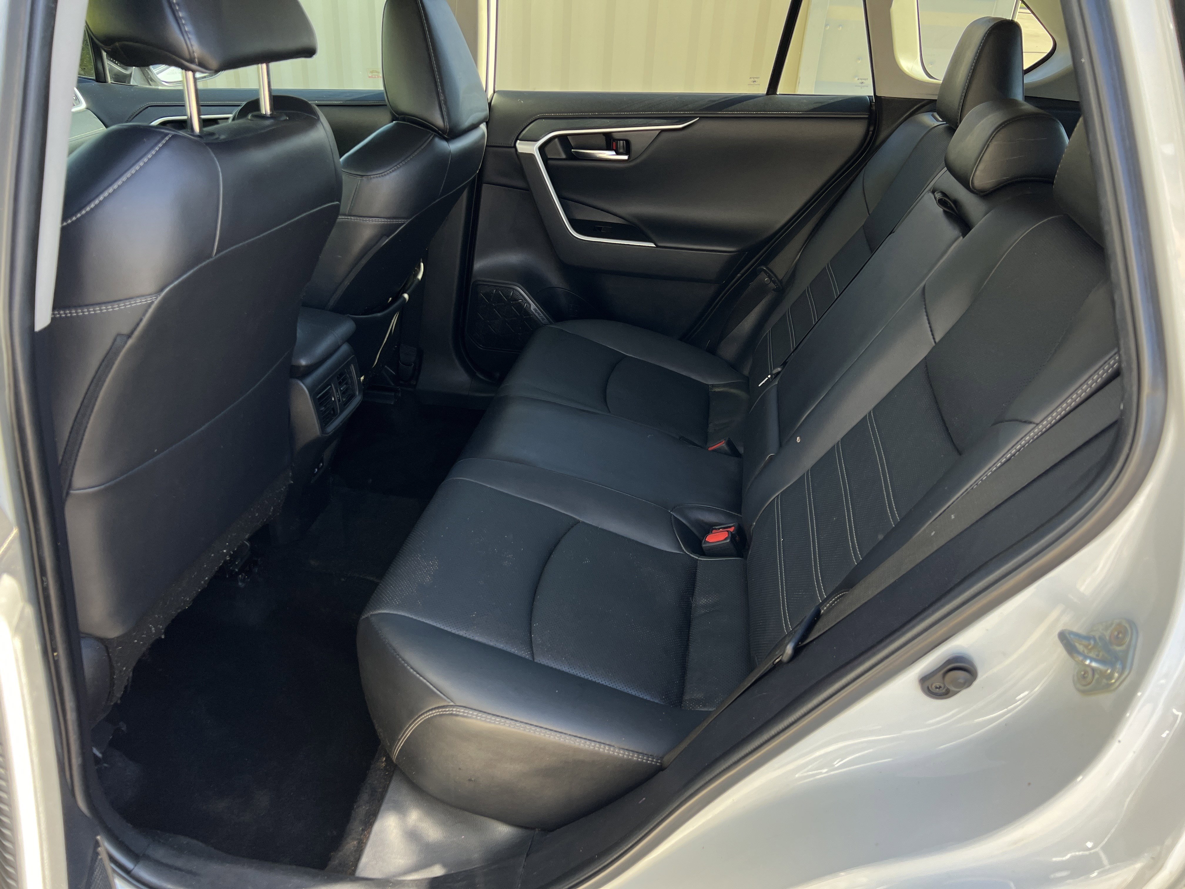 Used 2022 Toyota RAV4 Limited image 30