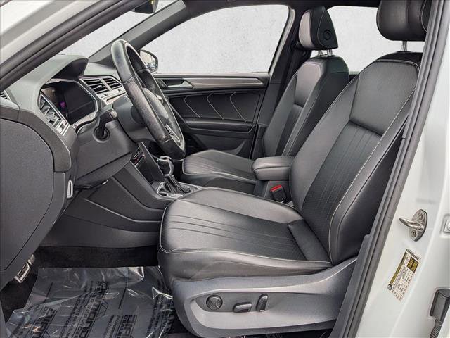 Used 2022 Volkswagen Tiguan SE R-Line image 18
