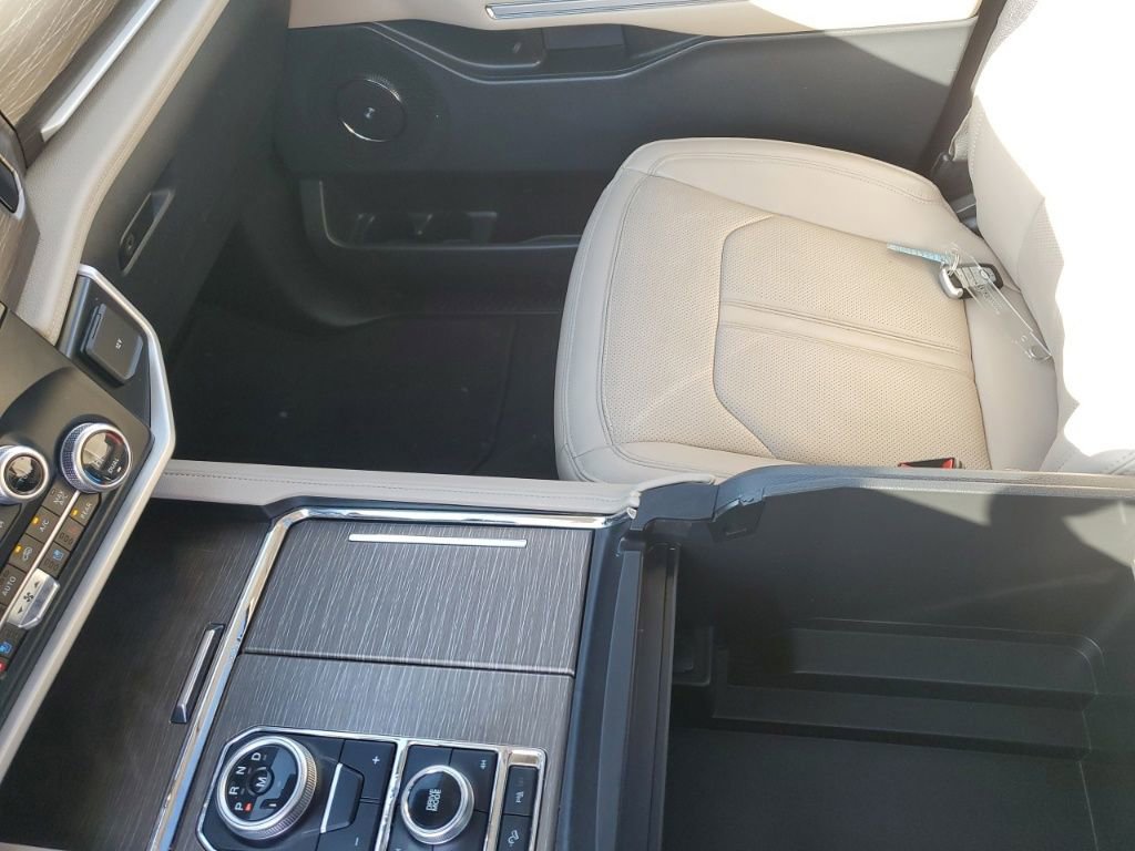 Used 2024 Ford Expedition Max Limited image 25