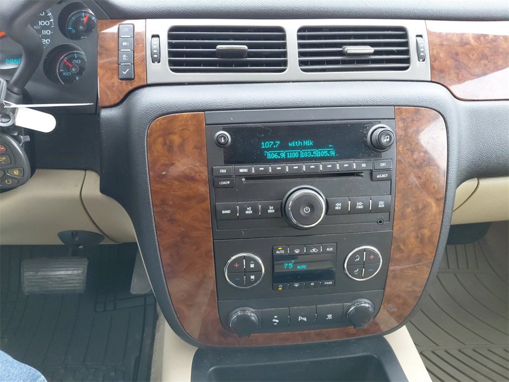 Used 2008 Chevrolet Suburban LT w/ LT Preferred Equipment Group image 32