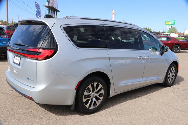 New 2023 Chrysler Pacifica Pinnacle FWD image 7