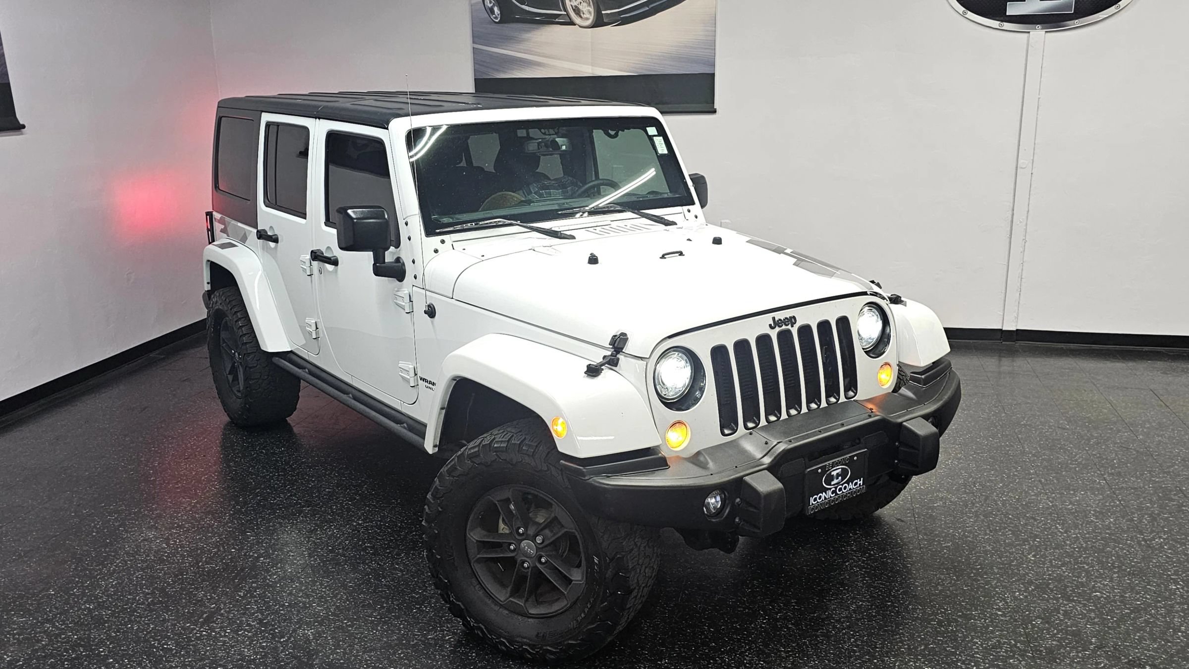 Used 2017 Jeep Wrangler Unlimited Sahara AWD/4WD image 2