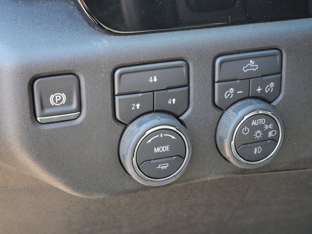 Used 2025 Chevrolet Silverado 2500 LT w/ Convenience Package image 34