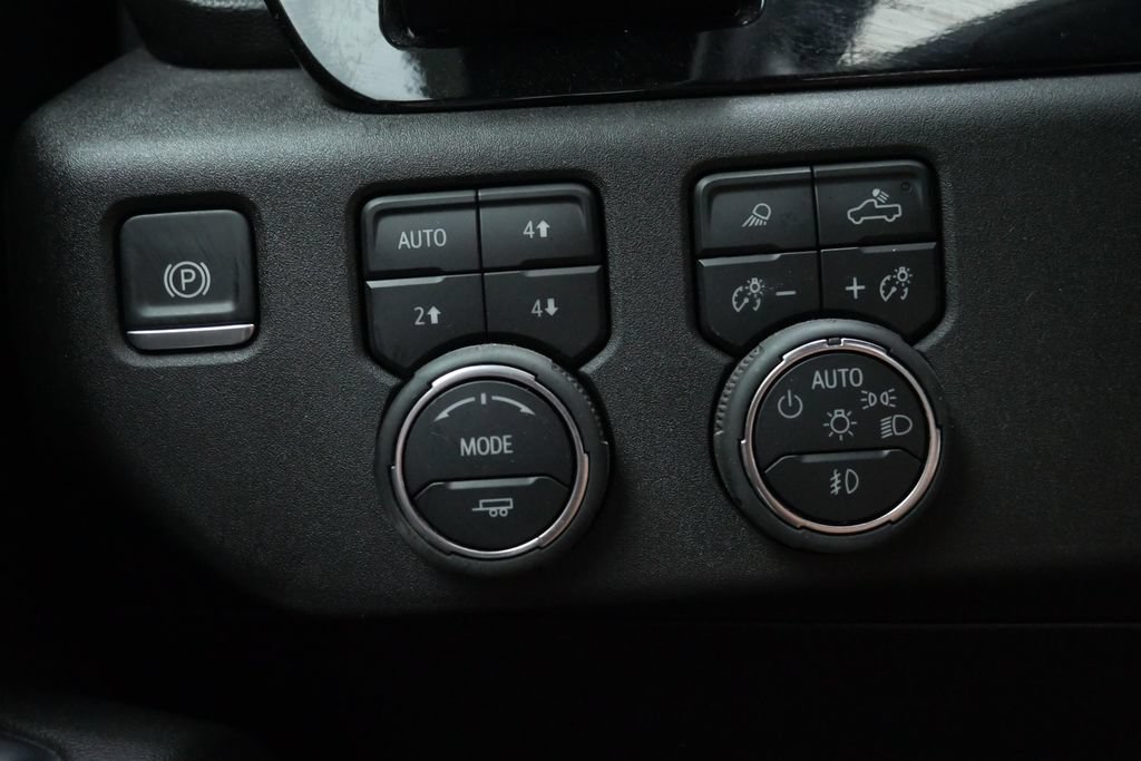 Used 2025 Chevrolet Silverado 3500 High Country w/ Technology Package AWD/4WD image 20
