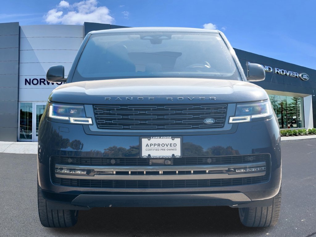 Used 2023 Land Rover Range Rover SE AWD/4WD image 2
