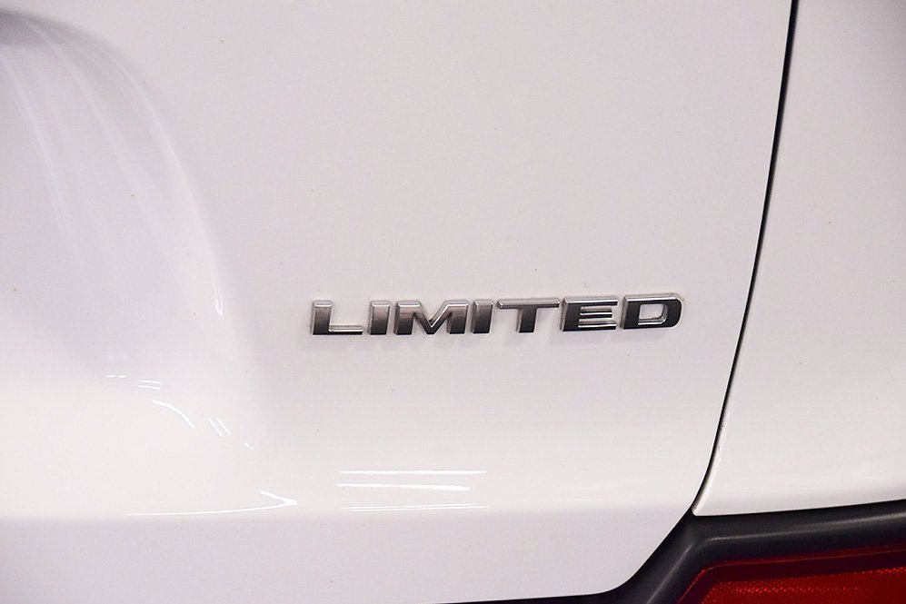 Used 2022 Jeep Cherokee Limited w/ Elite Package image 12