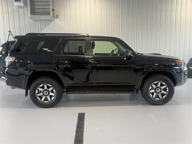 Used 2024 Toyota 4Runner TRD Off-Road image 2