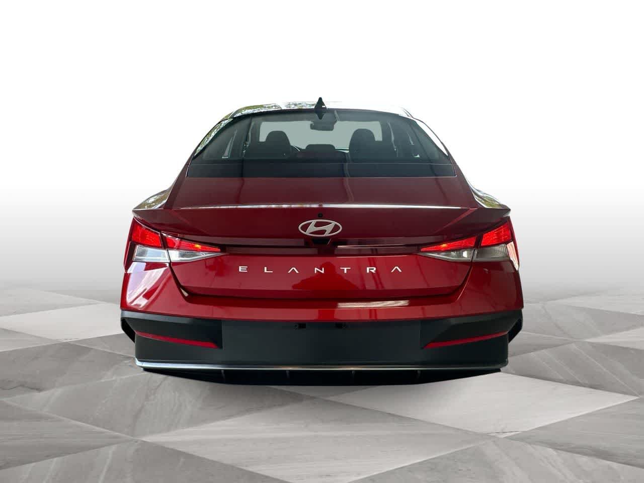 Used 2026 Hyundai Elantra SE FWD image 7