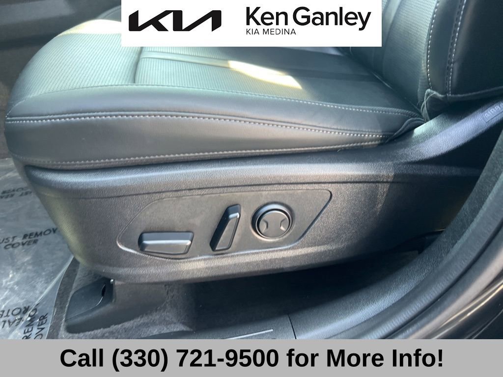 Certified 2025 Kia Sorento S w/ Panoramic Sunroof Package image 29