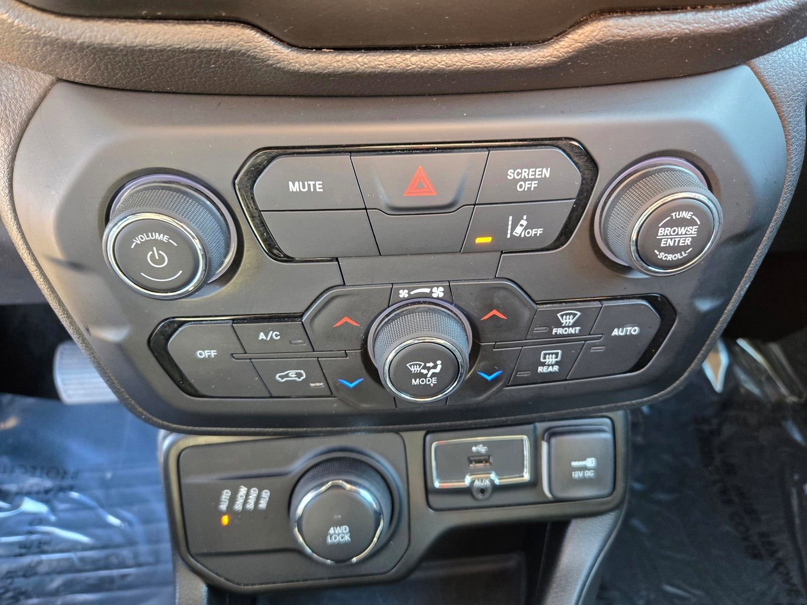 Used 2022 Jeep Renegade Latitude image 18